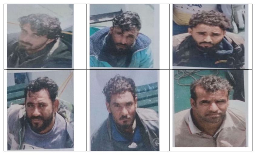 গুজরাটের উপকূলে গ্রেফতার ৬ পাকিস্তানি গুজরাটের উপকূলে গ্রেফতার ৬ পাকিস্তানি
