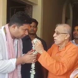 BJP প্রার্থীর জয়লাভ কামনা মাহেশ জগন্নাথ মন্দিরের সেবাইতের