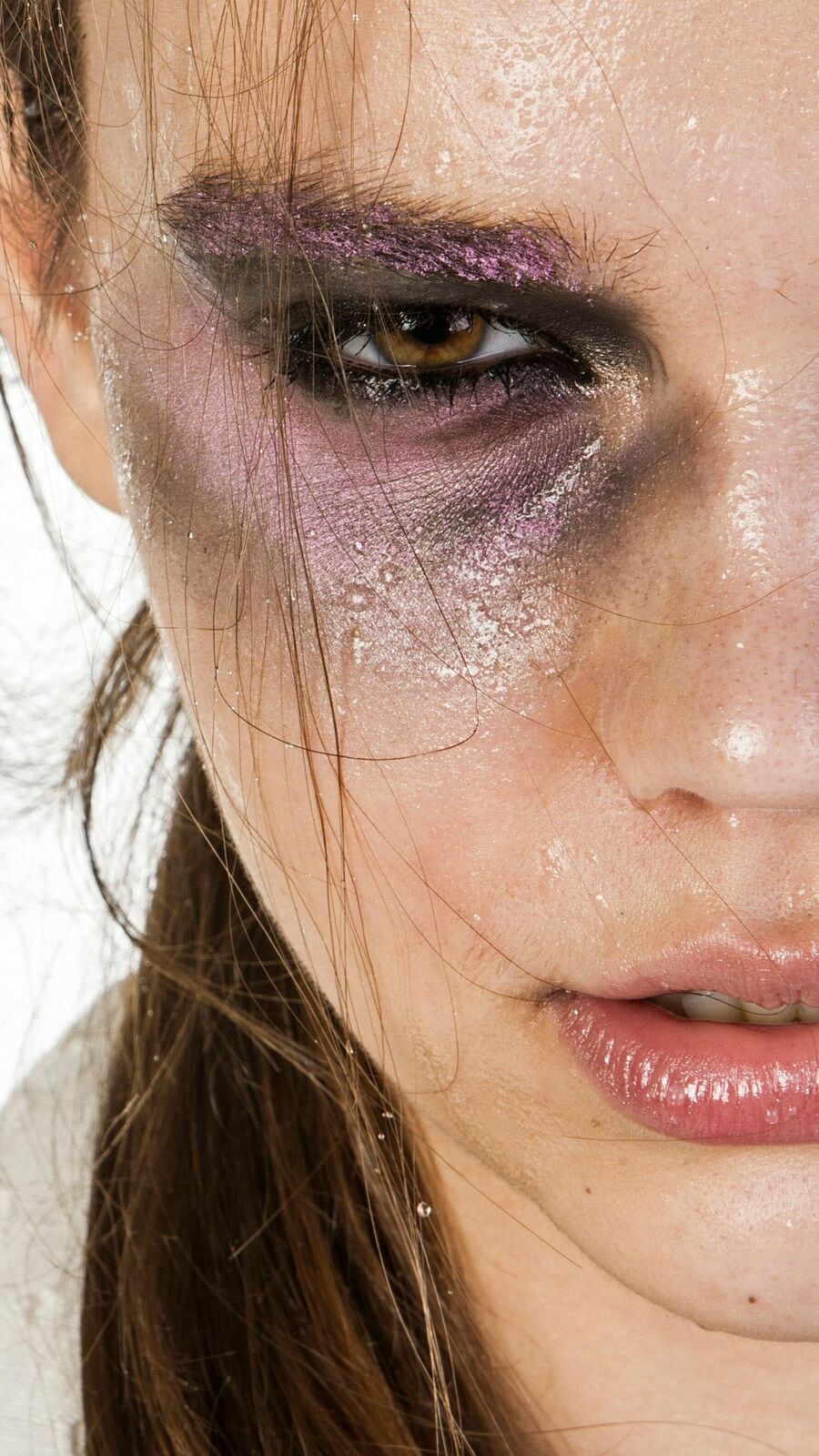 Sweating Problem: গরমে দুর্গন্ধযুক্ত ঘাম থেকে মুক্তি পাবেন এভাবে