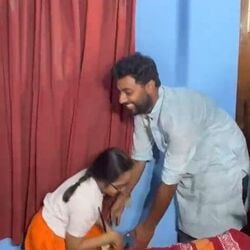 কলকাতার টপারের বাড়িতে বাম প্রার্থী সৃজন, ঝুঁকে প্রণাম কৃতী ছাত্রীর