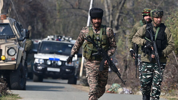 Terrorist Attack in Airforce Convoy: কাশ্মীরে বায়ুসেনার কনভয়ে জঙ্গি হামলা! আহত ৫ জন সেনা জওয়ান, শুরু তল্লাশি