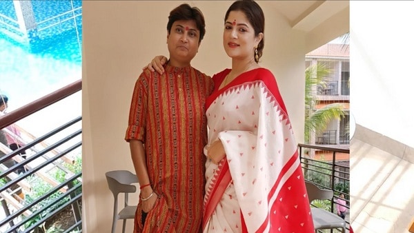 তারাপীঠের হোটেলে শ্রাবন্তী ও সঞ্চারী তারাপীঠের হোটেলে শ্রাবন্তী ও সঞ্চারী