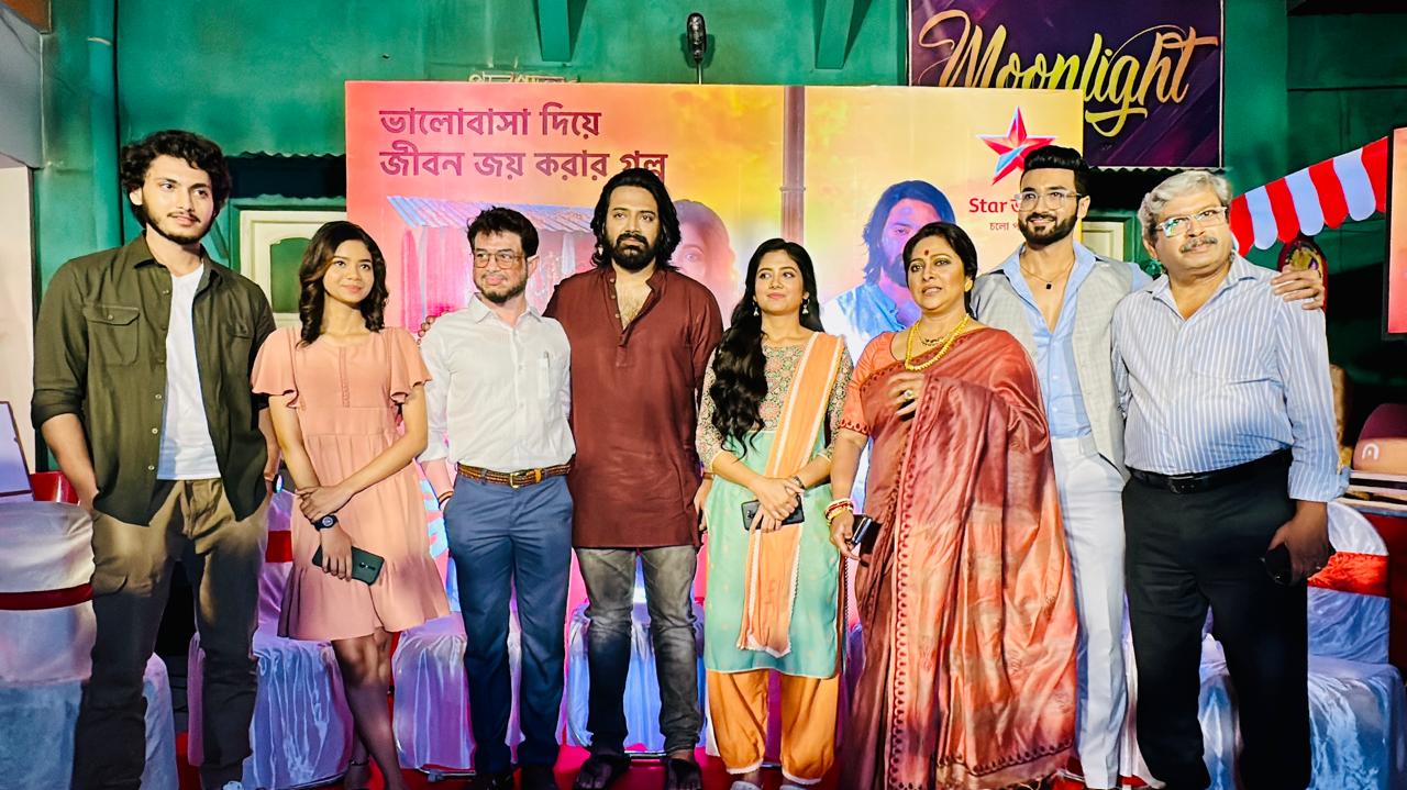 উড়ানের লঞ্চে কলাকুশলীরা উড়ানের লঞ্চে কলাকুশলীরা