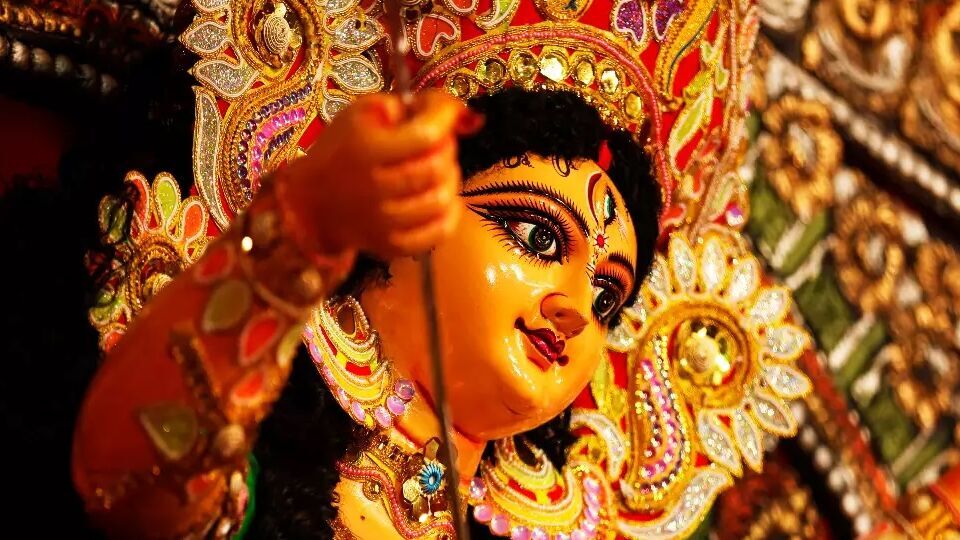 দুর্গাপুজো ২০২৪ নির্ঘণ্ট- চলতি বছরে দুর্গাপুুজোর মহালয়া পড়ছে ২ অক্টোবর। সেদিনটি বুধবার। এরপর ৮ অক্টোবর থেকে পুজো শুরু! মহাপঞ্চমী পড়ছএ ৮ অক্টোবর ২০২৪, মঙ্গলবার। ৯ অক্টোবর ২০২৪ পড়ছে মহাষষ্ঠী, দিনটি বুধবার। সপ্তমী পড়ছে ১০ অক্টোবর বৃহস্পতিবার। অষ্টমী তিথি ১১ অক্টোবর, শুক্রবার। ১২ অক্টোবর পড়েছে নবমী তিথি। দিনটি শনিবার। এরপর দশমী তিথি ১৩ অক্টোবর ২০২৪, রবিবার।