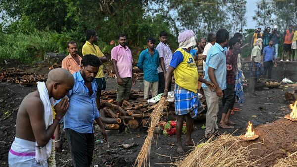Tamil Nadu hooch tragedy: তামিলনাড়ুতে বিষ মদকাণ্ডে মৃত্যু মিছিল অব্যাহত, মৃতের সংখ্যা বেড়ে ৫৩, অসুস্থ ২০০
