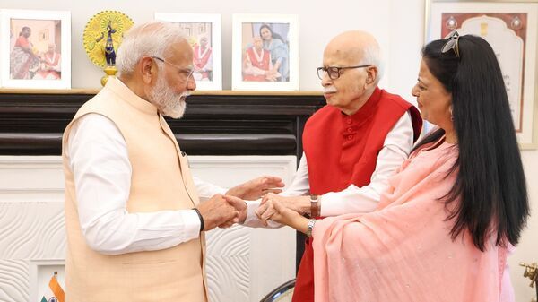 LK Advani admitted to hospital: রাতেই হাসপাতালে ভরতি আডবানি, কেমন আছেন ৯৬ বছরের নেতা? জানাল দিল্লি AIIMS