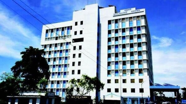 Balurghat district hospital: রাজ্যের মধ্যে সেরা হল বালুরঘাট জেলা হাসপাতাল, স্বাস্থ্যমন্ত্রকের বিচারে