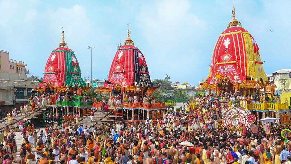 ২০২৪ রথযাত্রা- আরও একটি মতে বলা হচ্ছে, শুক্লপক্ষের দ্বিতীয়া তিথি ৭ জুলাই ভোর রাত ৪ টে ২৬ মিনিটে শুরু হবে। আর সেই তিথি শেষ হবে ৮ জুলাই ভোর ৪ টে ৫৯ মিনিটে। উদয়া তিথি অনুসারে রথযাত্রা পালিত হবে ৭ জুলাই।&nbsp;&nbsp;&nbsp;(ছবি সৌজন্য পিটিআই)
