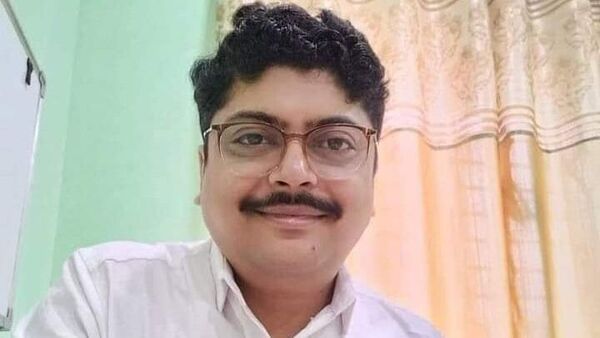 Doctor Anirban Dutta death: করোনা কালে গান গেয়ে ভাইরাল হওয়া চিকিৎসকের মৃত্যুতে খুনের অভিযোগ, তদন্তে পুলিশ