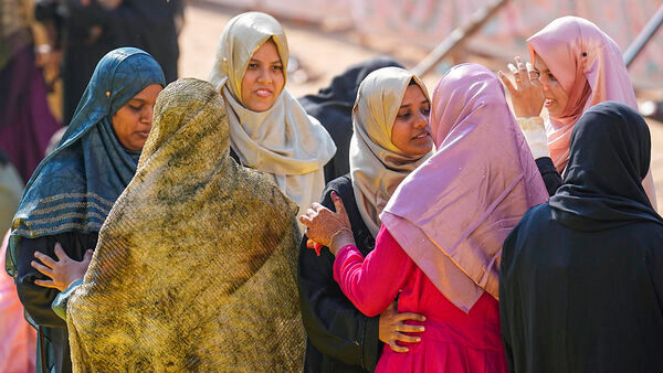 Muslim women maintenance: ডিভোর্সি মুসলিম মহিলারাও স্বামীর থেকে আইনত খোরপোষ পেতে পারেন, রায় সুপ্রিম কোর্টের