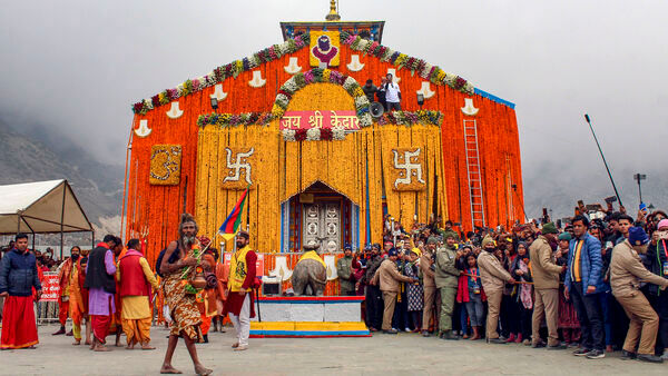 Kedarnath Temple Gold Scam: কেদারনাথ মন্দির থেকে উধাও ২২৮ কেজি সোনা, বড় নালিশ শঙ্করাচার্যের, গেল কোথায়?