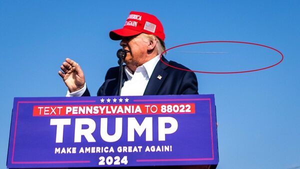 Donald Trump’s Iconic Bullet pic: ঝুলিতে আছে ২টি পুলিৎজার, ট্রাম্পের কান ঘেঁষে যাওয়া গুলির ছবি তোলা সাংবাদিককে চেনেন?