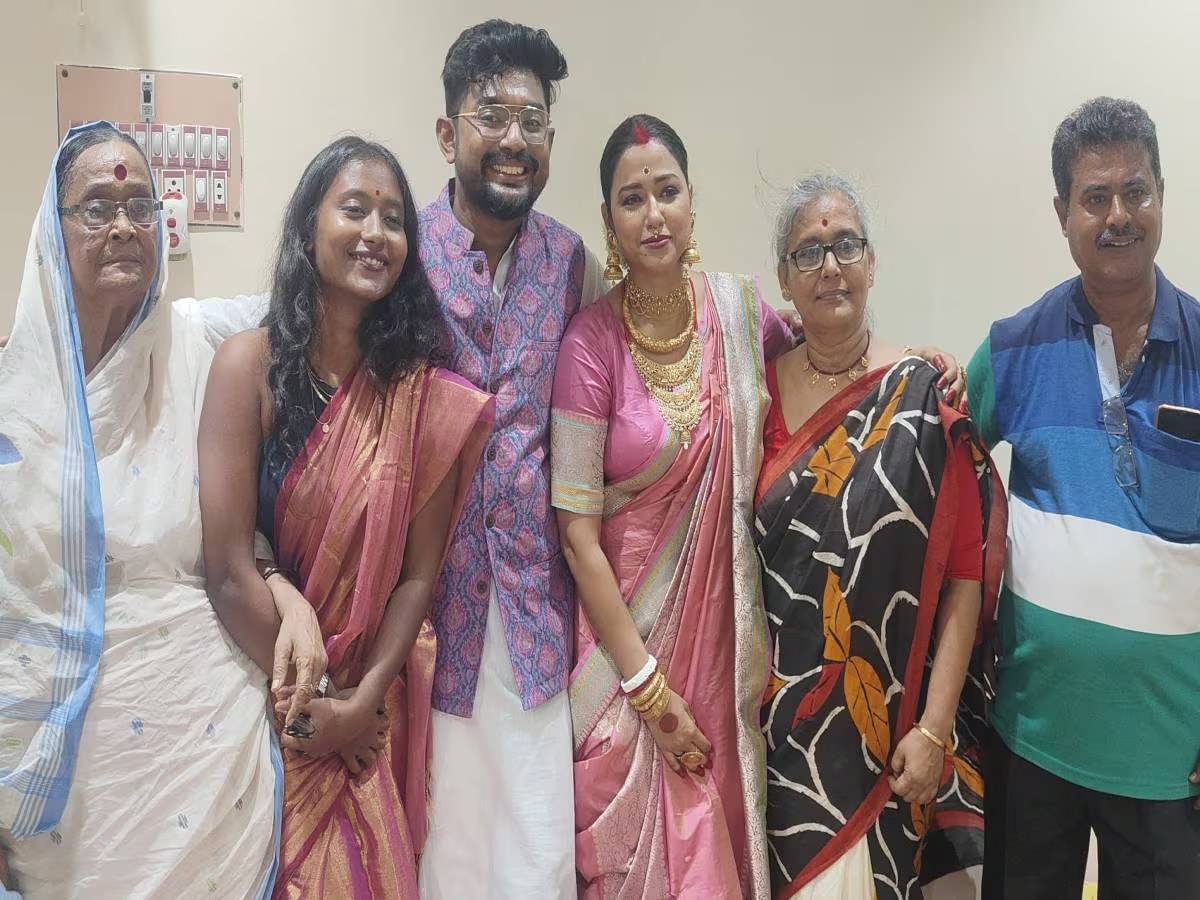 বউভাতে দীপ্সিতার সাজ বউভাতে দীপ্সিতার সাজ